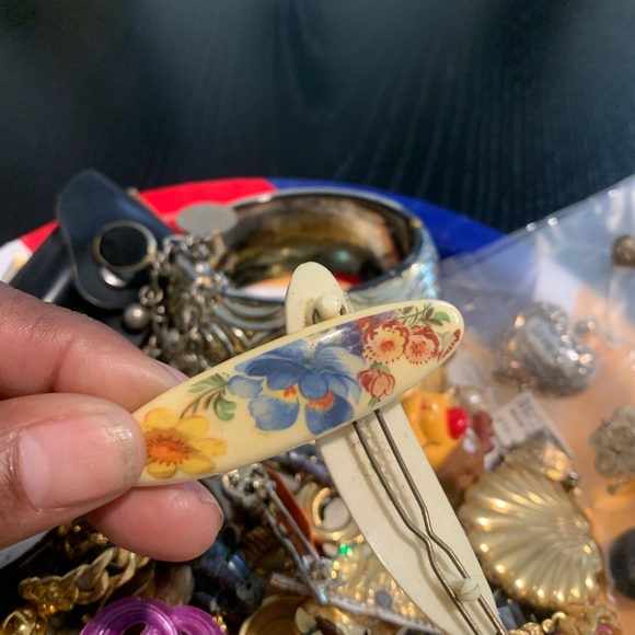 Costume Jewelry bunch - Picture 5 of 7